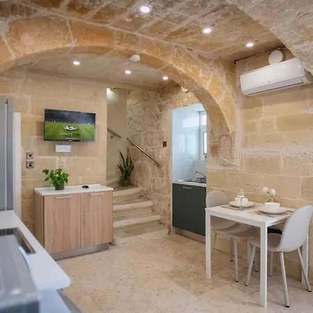 Hnejja - Maltese Character Maisonette In Floriana- 5-min Walk To Valletta フロリアーナ
