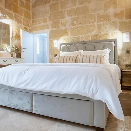 Hnejja - Maltese Character Maisonette In Floriana- 5-min Walk To Valletta 別荘